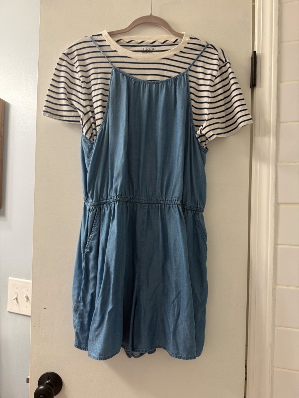 Old Navy Light Wash Tencel Denim Romper – Size Large Petite (LP)